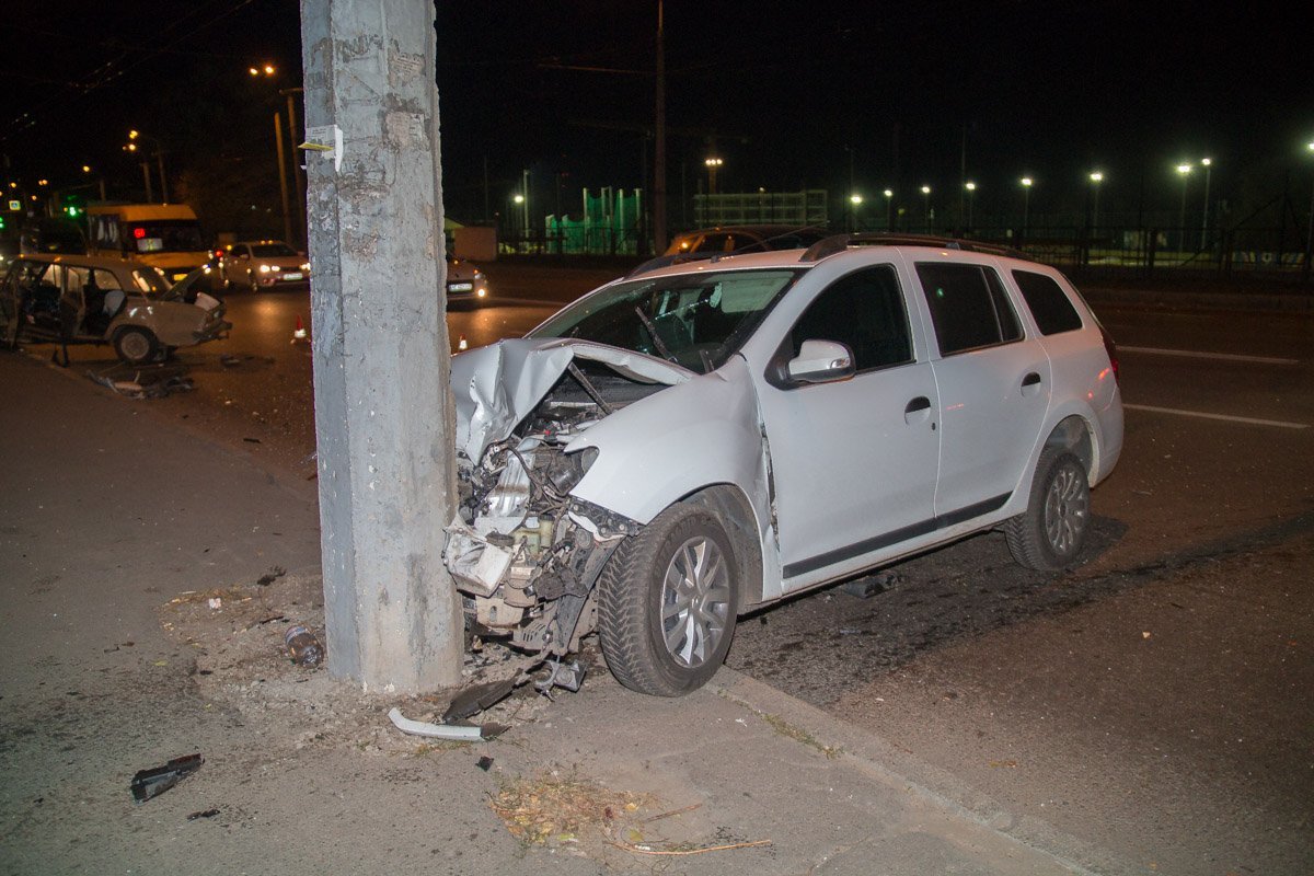На месте работает патруль полиции