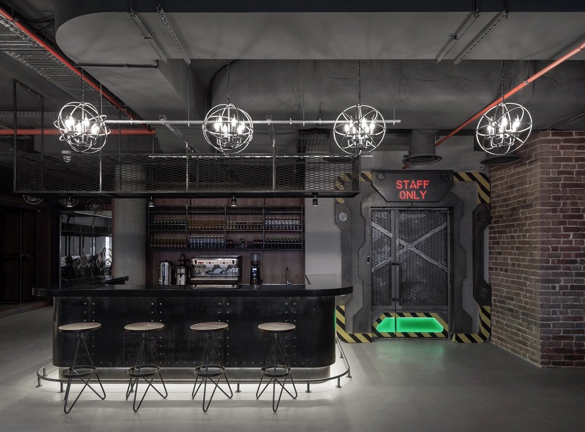 В Днепре Артур Ермолаев открыл лучшую киберспортивную арену в Европе 9