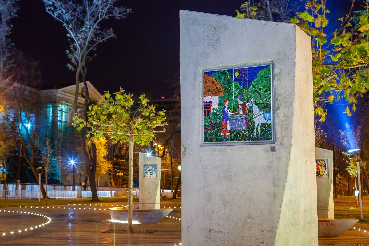 Внизу есть QR-код Внизу есть QR-код