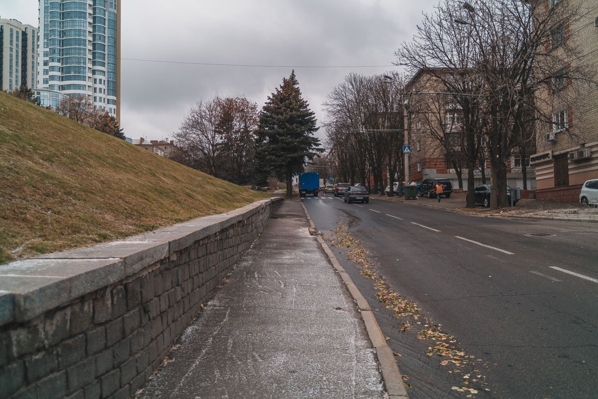 На месте работают сотрудники аварийной службы На месте работают сотрудники аварийной службы