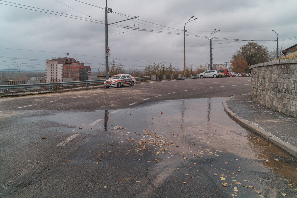 Водителям стоит быть осторожнее на этом участке дороги Водителям стоит быть осторожнее на этом участке дороги