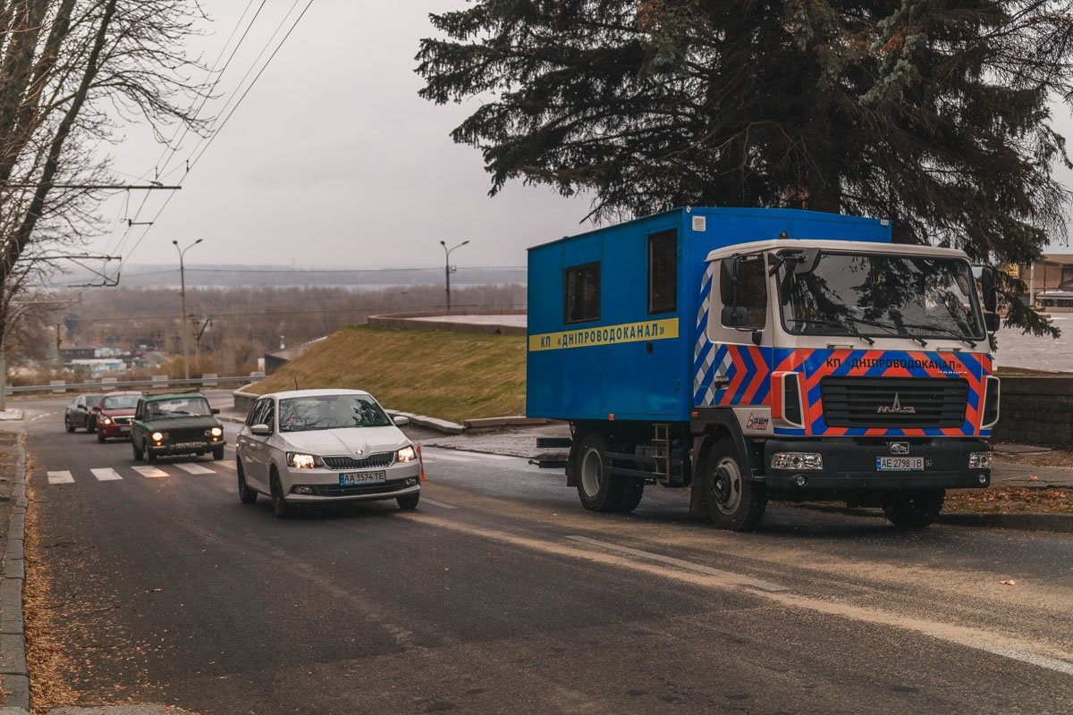 Автомобилистам стоит быть особенно внимательными и соблюдать скоростной режим на этом участке дороги Автомобилистам стоит быть особенно внимательными и соблюдать скоростной режим на этом участке дороги