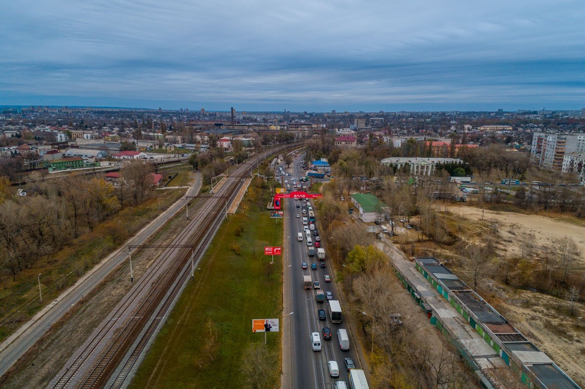 Движение затруднено на съезде со Старого моста на Левый берег