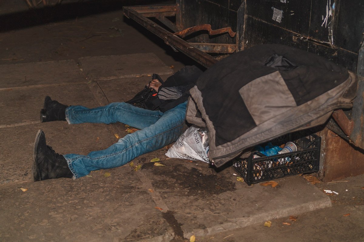 Пару часов назад его видели живым Пару часов назад его видели живым