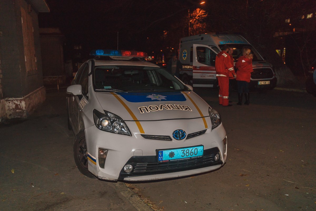 На месте работает патрульный экипаж, СОГ и СМЭ На месте работает патрульный экипаж, СОГ и СМЭ