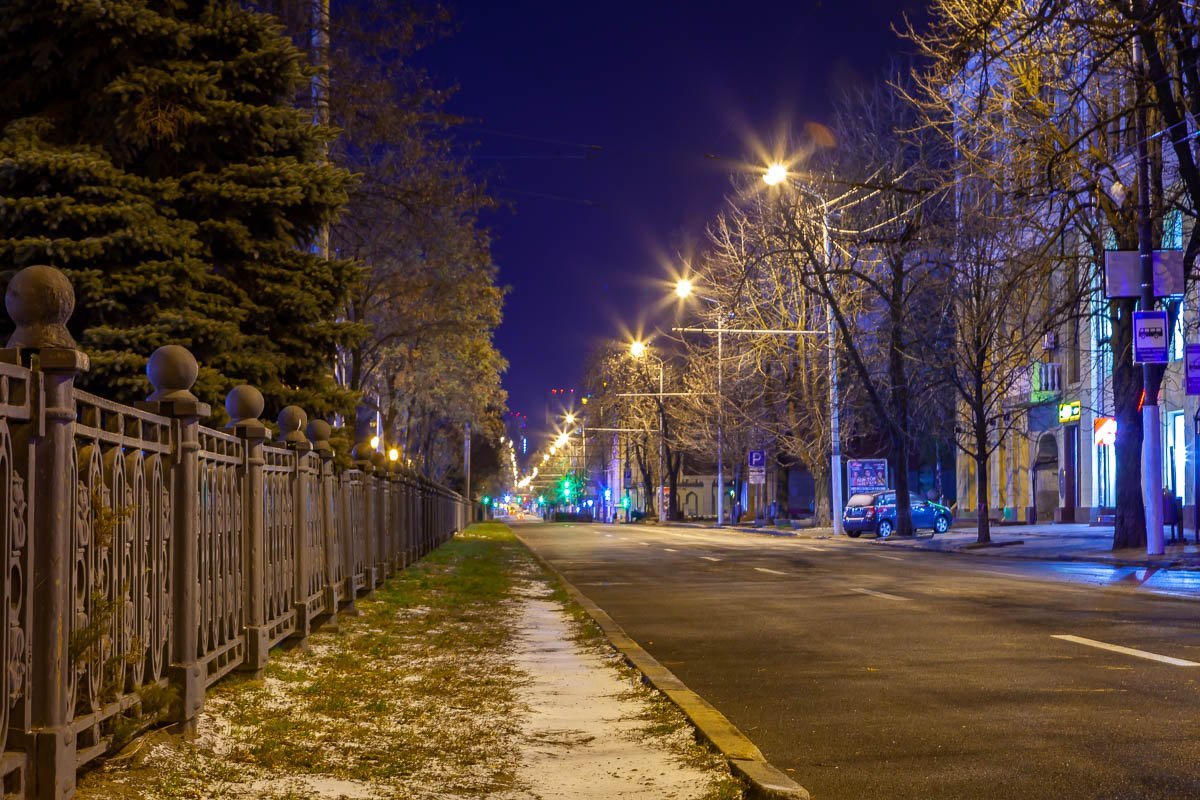 Город понемногу готовится к зимней спячке Город понемногу готовится к зимней спячке