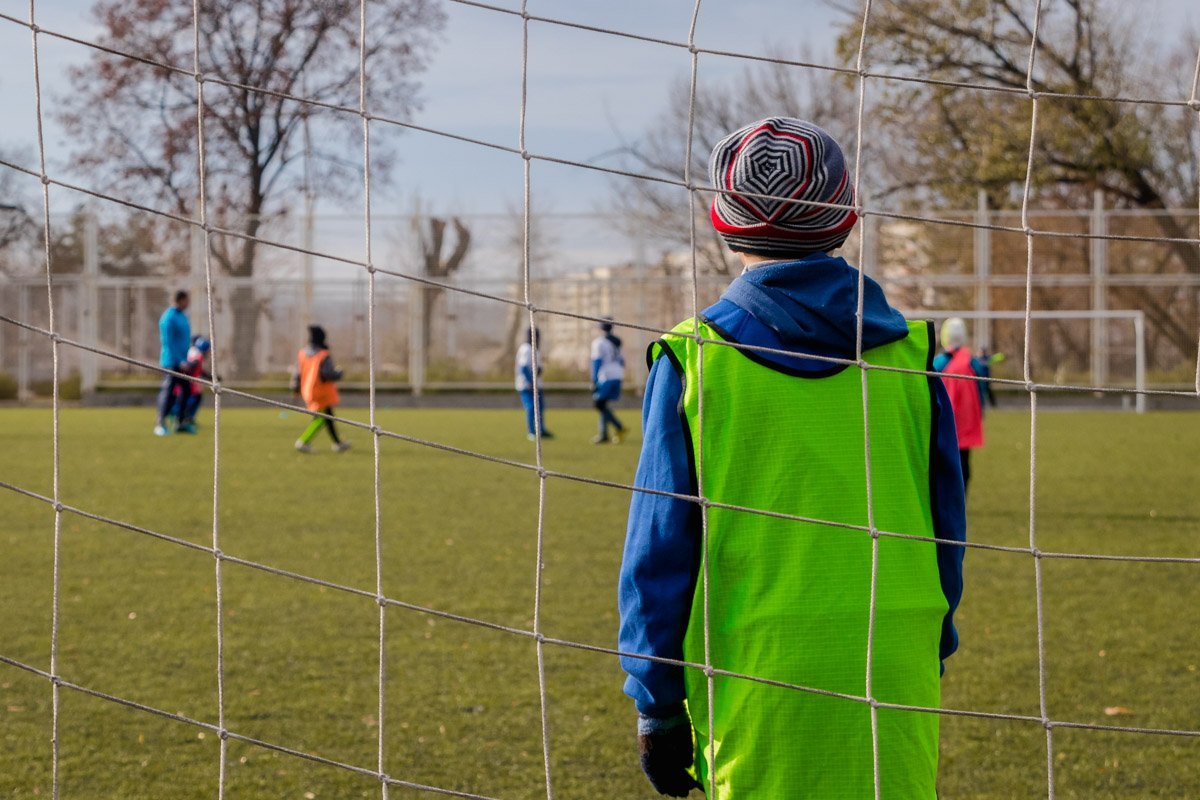 Мало попасть в ворота, надо еще промахнуться мимо вратаря