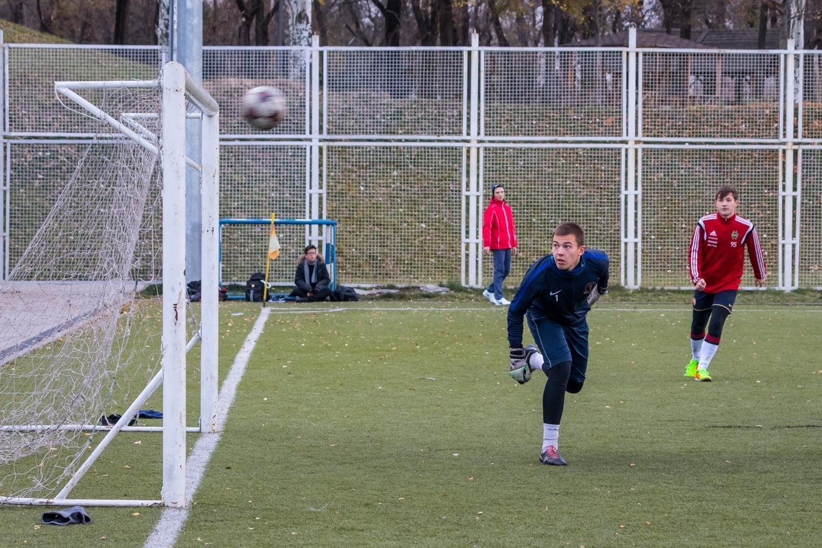 Могли забить, но, видимо, штанга хорошо играла