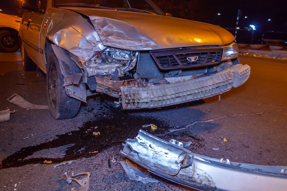 Столкнулись автомобили Daewoo Lanos и Daewoo Nexia Столкнулись автомобили Daewoo Lanos и Daewoo Nexia