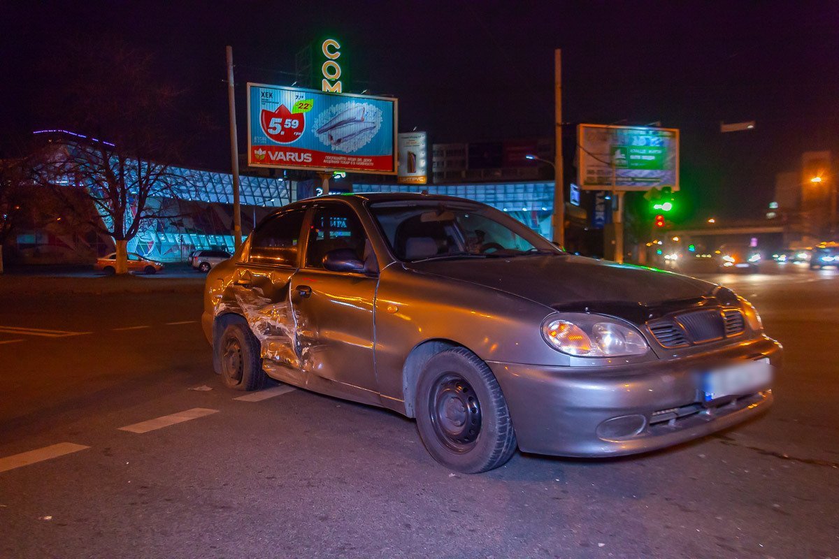Оба водителя говорят, что ехали на зеленый Оба водителя говорят, что ехали на зеленый