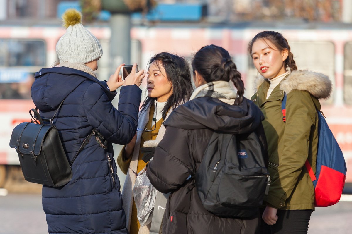 Глянь, че у меня в глазу