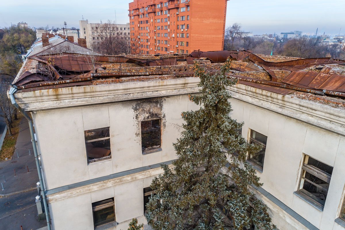 Сейчас один его корпус находится в упадке Сейчас один его корпус находится в упадке