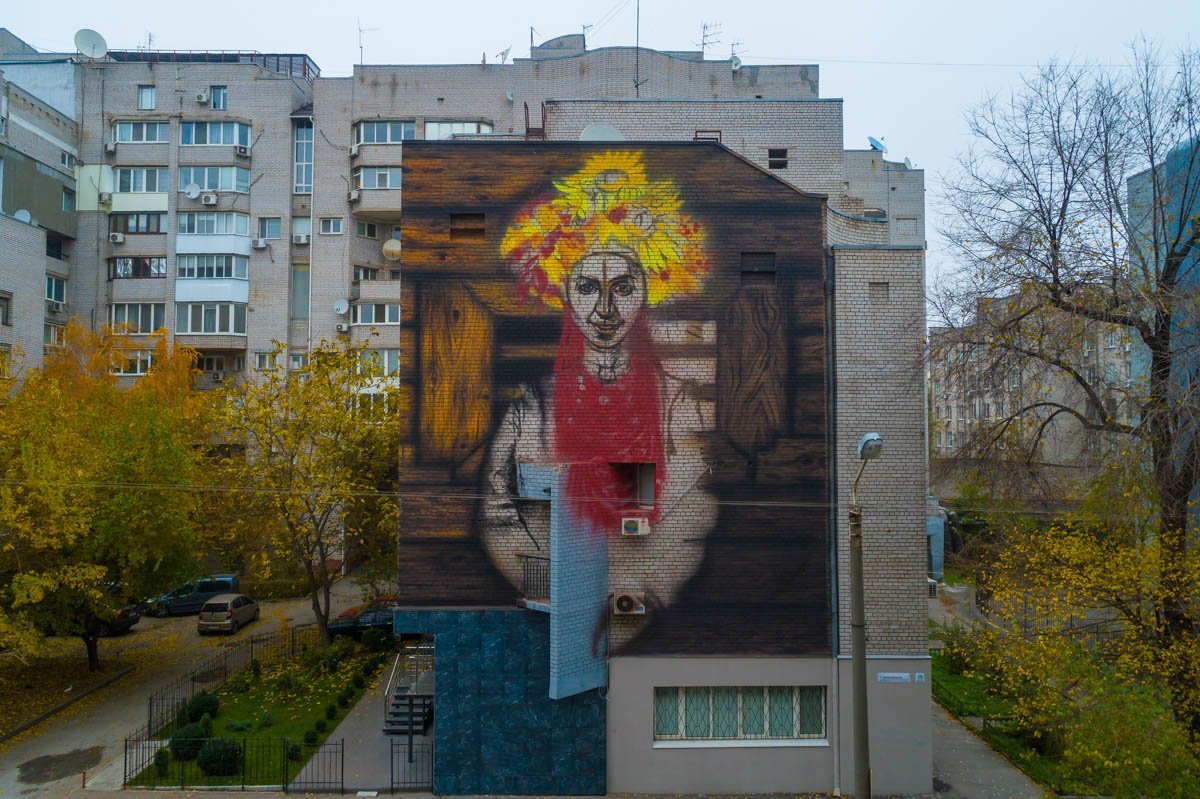 Художник не может продолжить работу из-за погоды Художник не может продолжить работу из-за погоды