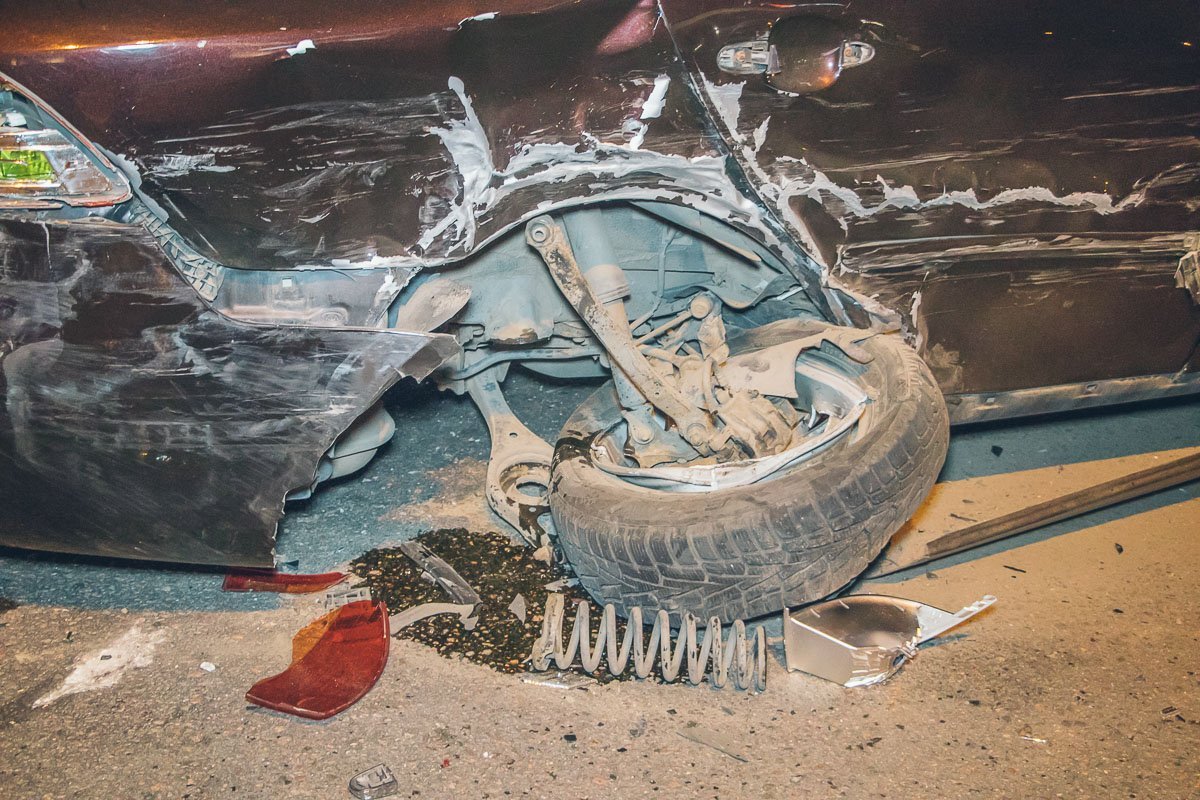 В инциденте пострадали три мужчины - 1981, 1984 и 1976 годов рождения В инциденте пострадали три мужчины - 1981, 1984 и 1976 годов рождения