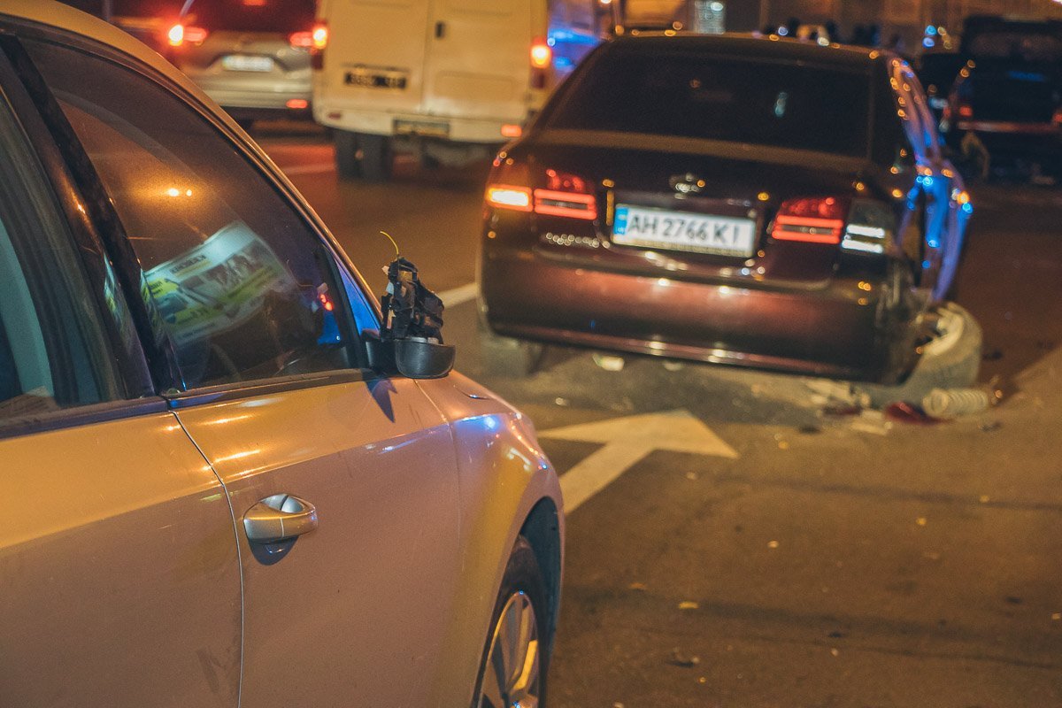 В аварии пострадали три человека. Водителей BMW, Subaru, а также Fiat Doblo В аварии пострадали три человека. Водителей BMW, Subaru, а также Fiat Doblo