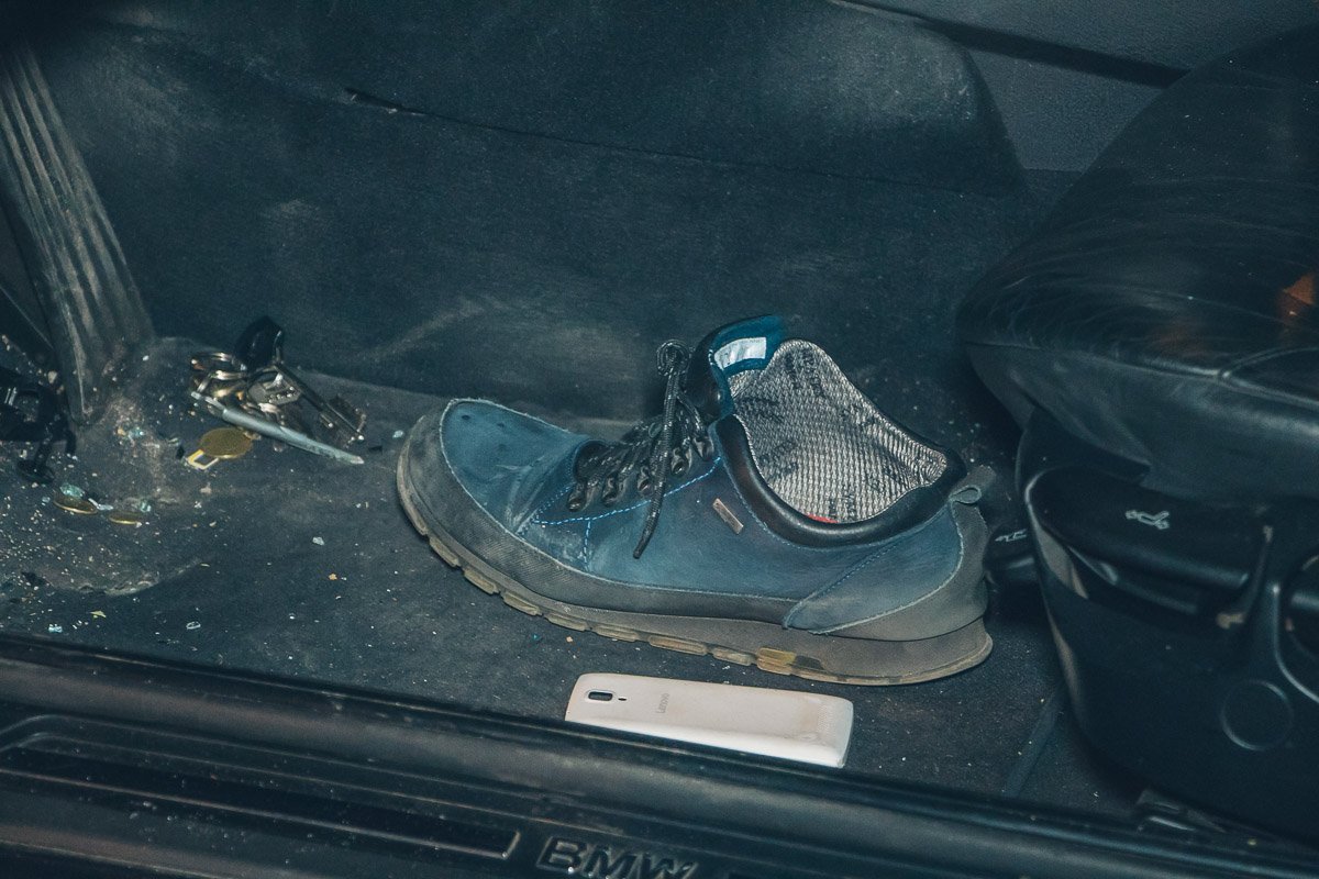 По предварительной информации, у мужчины сломаны обе ноги и шея По предварительной информации, у мужчины сломаны обе ноги и шея