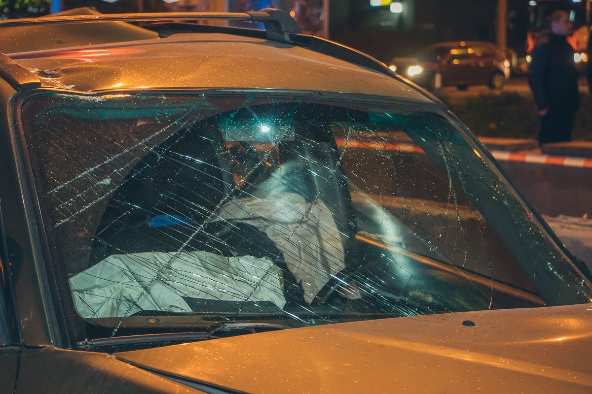 Водители остальных автомобилей-участников от госпитализации отказались Водители остальных автомобилей-участников от госпитализации отказались