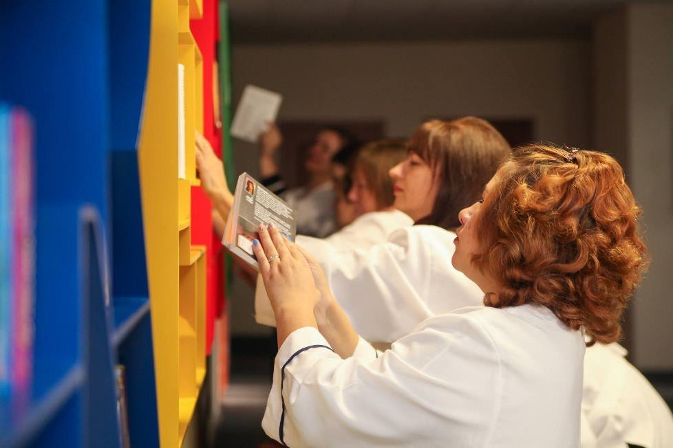 Центр получил в подарок от Днепропетровской ОГА более 300 новеньких книг Центр получил в подарок от Днепропетровской ОГА более 300 новеньких книг