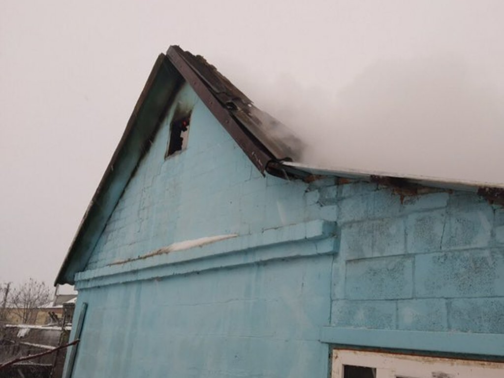 На борьбу с огнем направили семерых спасателей 3 пожарно-спасательной части На борьбу с огнем направили семерых спасателей 3 пожарно-спасательной части