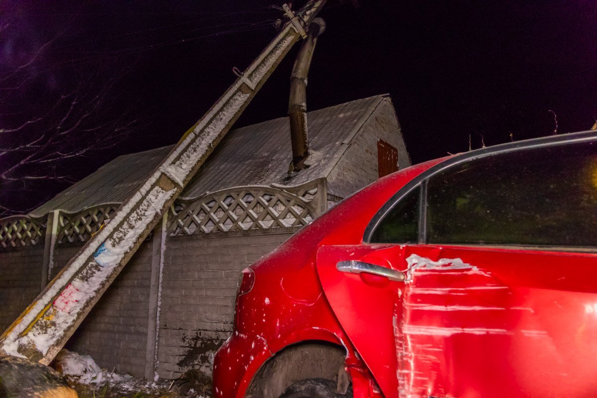 Авария произошла приблизительно в 3:00 Авария произошла приблизительно в 3:00