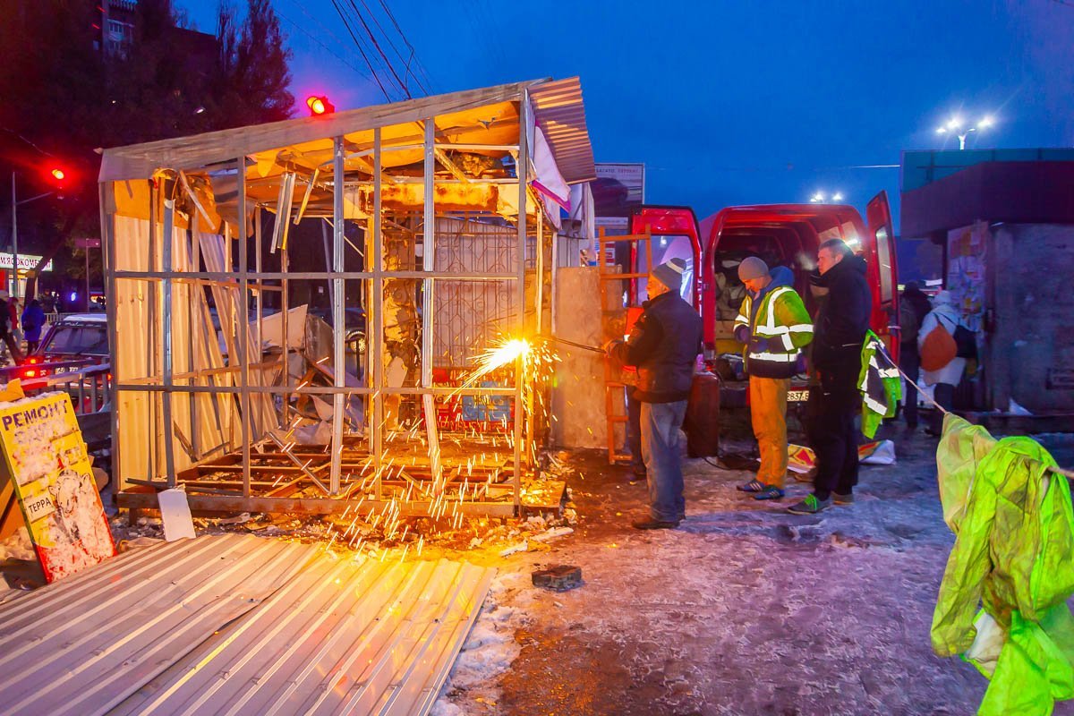 С "Чебуречной" коммунальщикам пришлось повозиться С "Чебуречной" коммунальщикам пришлось повозиться