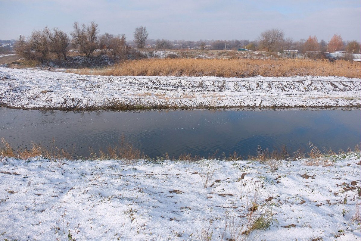 Еще год назад это была болотистая местность, заросшая камышом Еще год назад это была болотистая местность, заросшая камышом