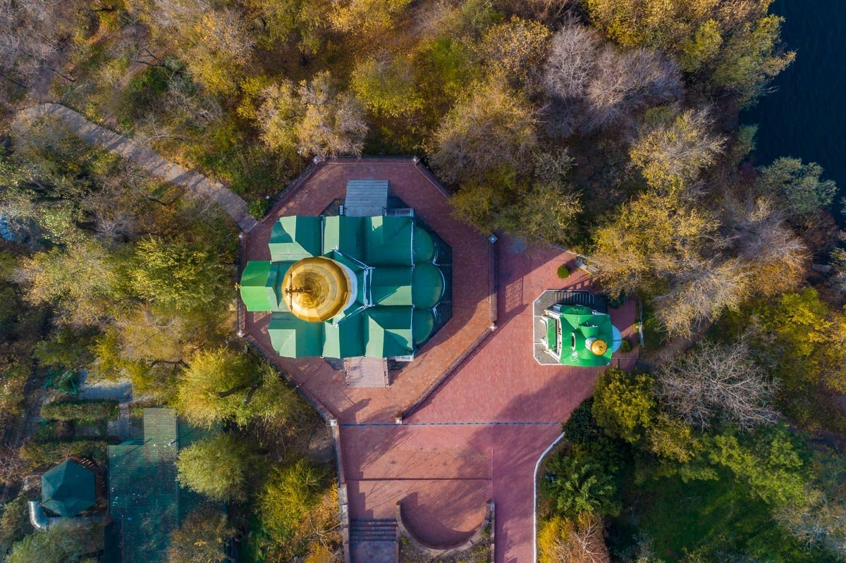 В 988 - великий князь Владимир, шествующий в поход на Херсонес В 988 - великий князь Владимир, шествующий в поход на Херсонес