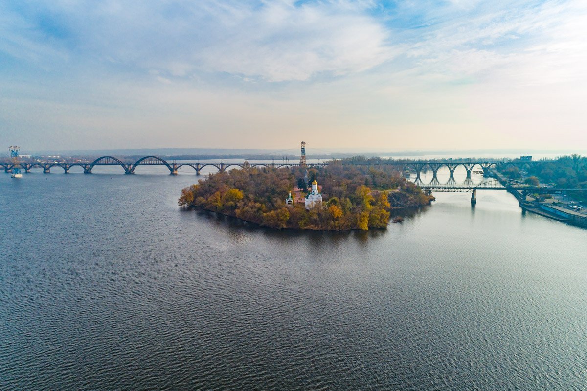 Храм на Монастырском пал от наступа хана Батыя Храм на Монастырском пал от наступа хана Батыя
