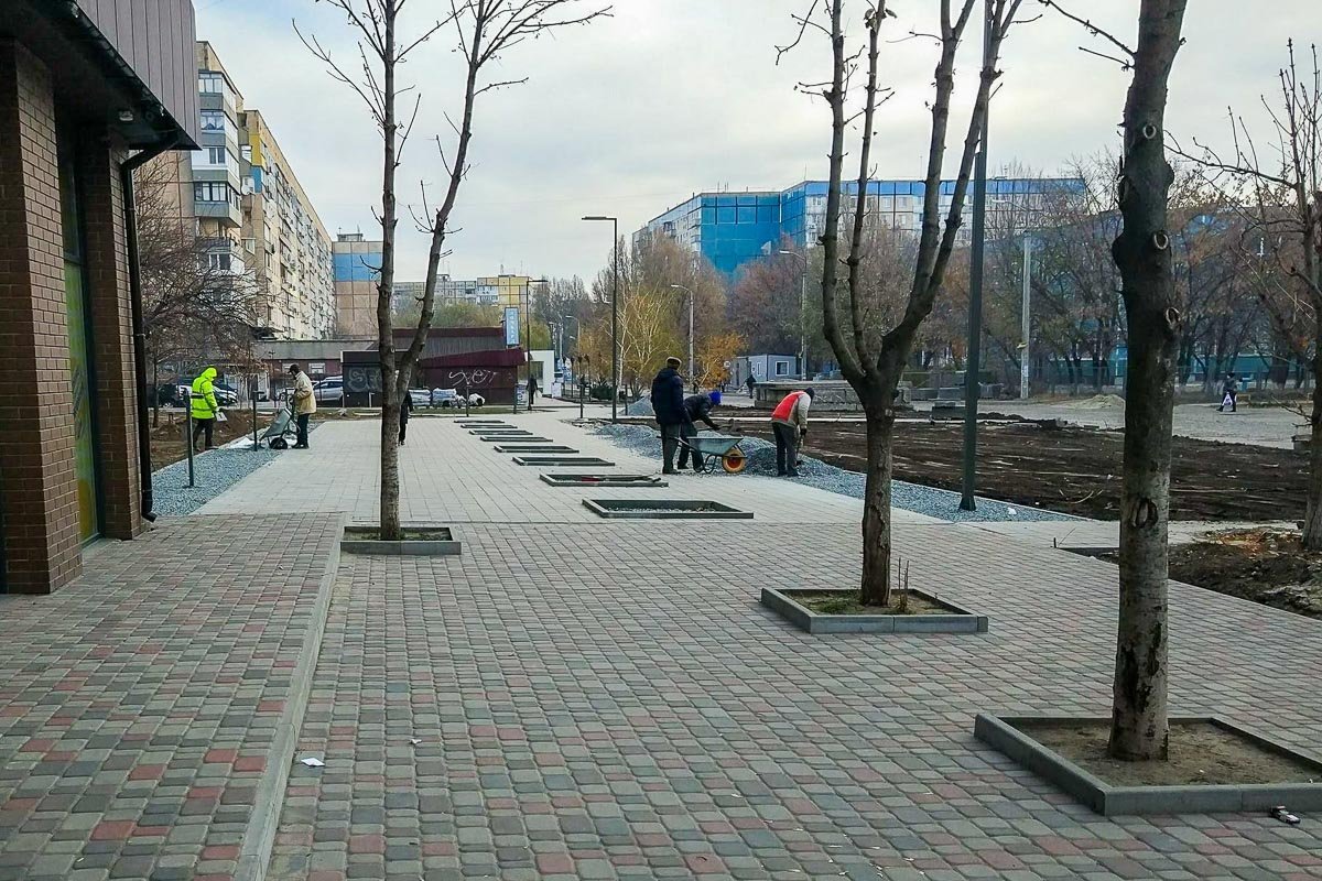 Коммунальщики работают даже в выходные Коммунальщики работают даже в выходные