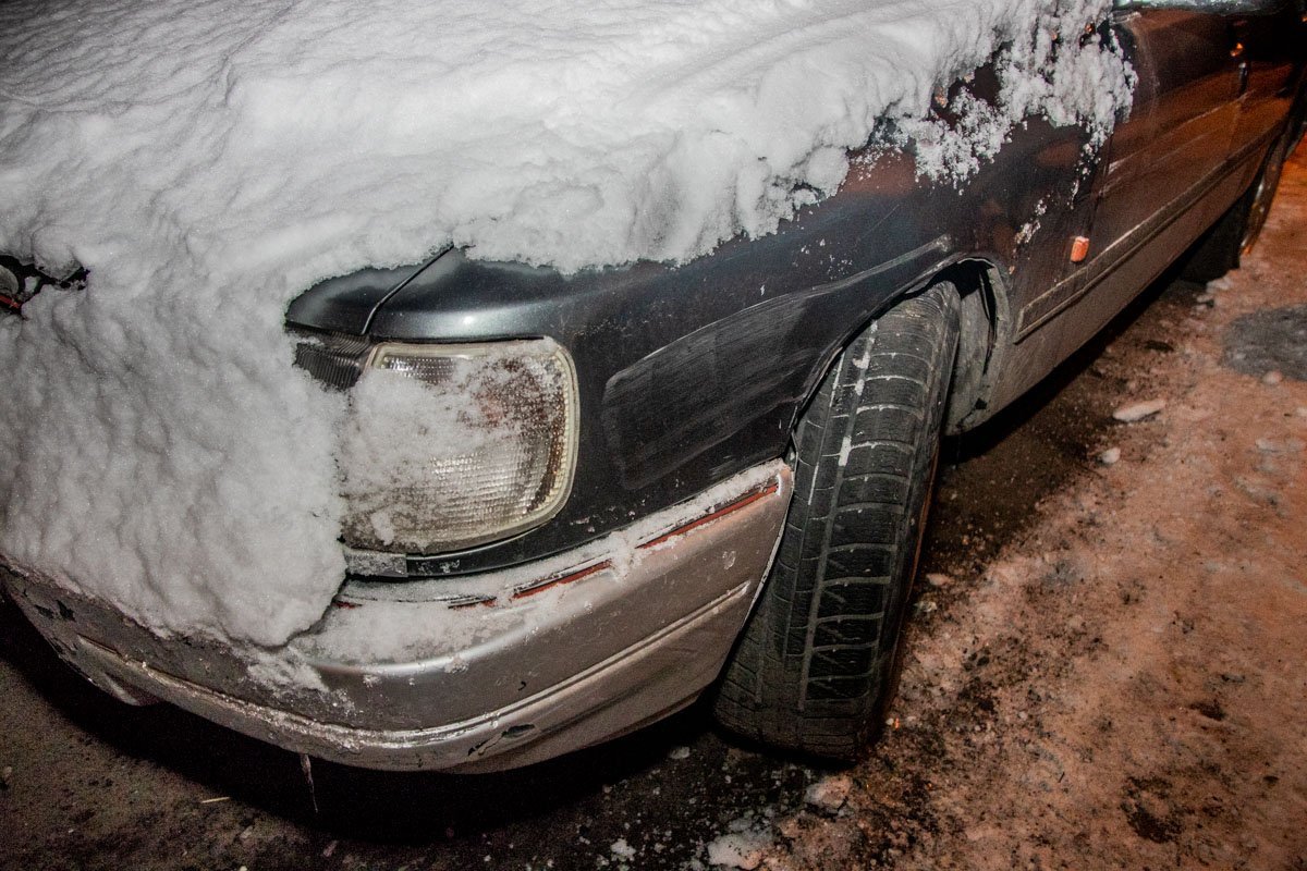 Пьяный водитель прочесал припаркованные авто Пьяный водитель прочесал припаркованные авто