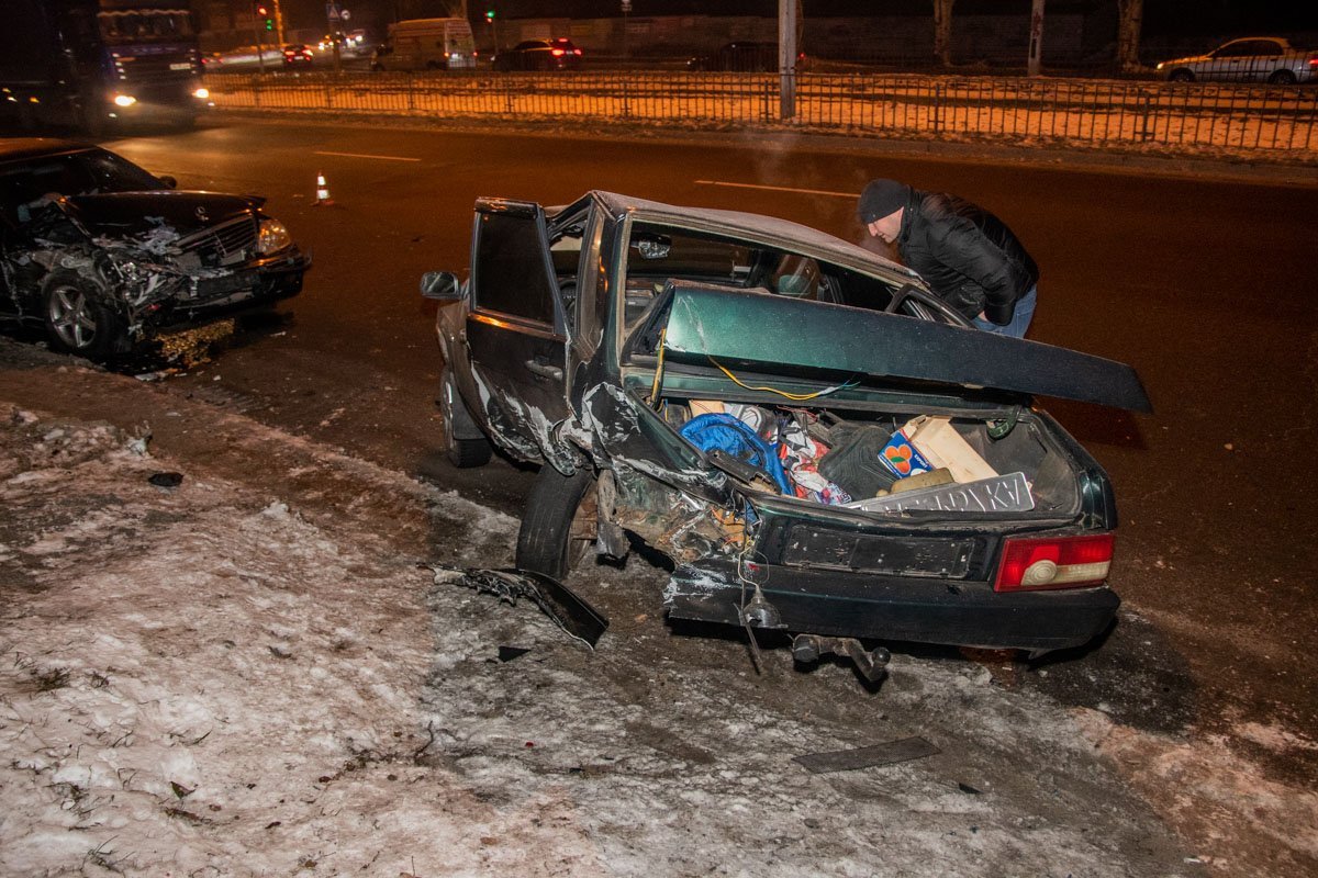 ВАЗ сильно пострадал ВАЗ сильно пострадал