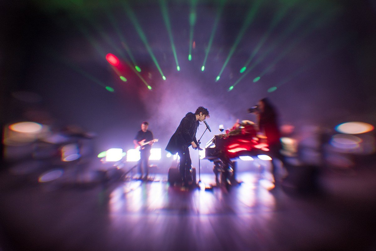 Вместо купленного хлама в черную пятницу, лучше бы на концерт сходили Вместо купленного хлама в черную пятницу, лучше бы на концерт сходили