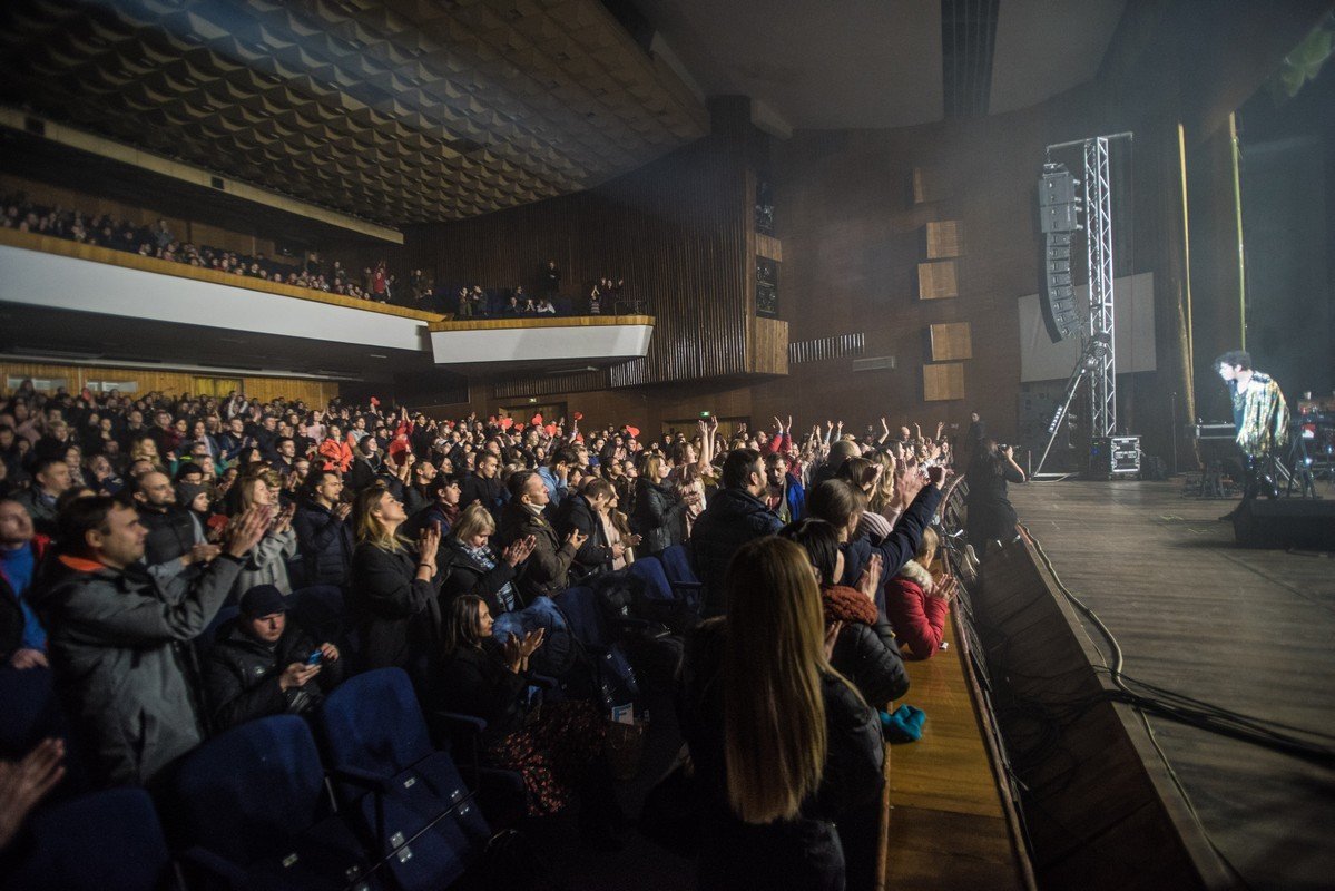 Аплодировали стоя Аплодировали стоя
