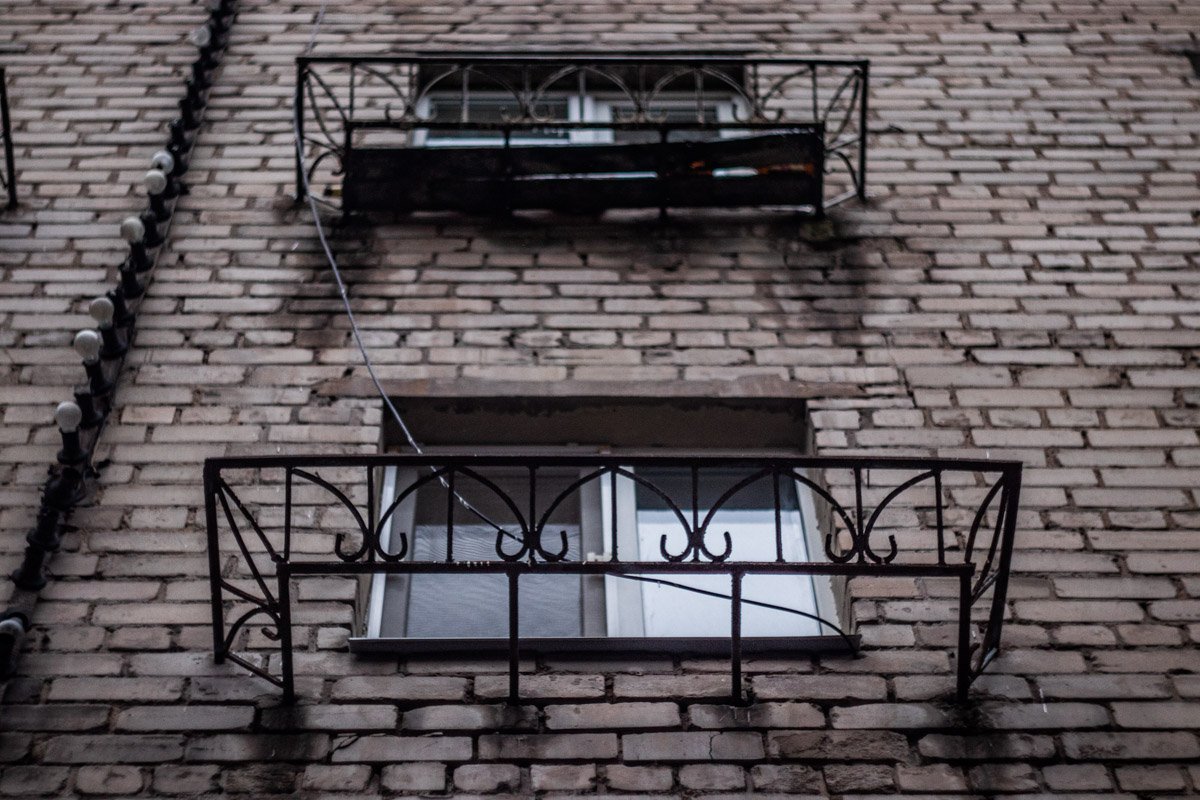 В принципе, не холодно, если гулять дома