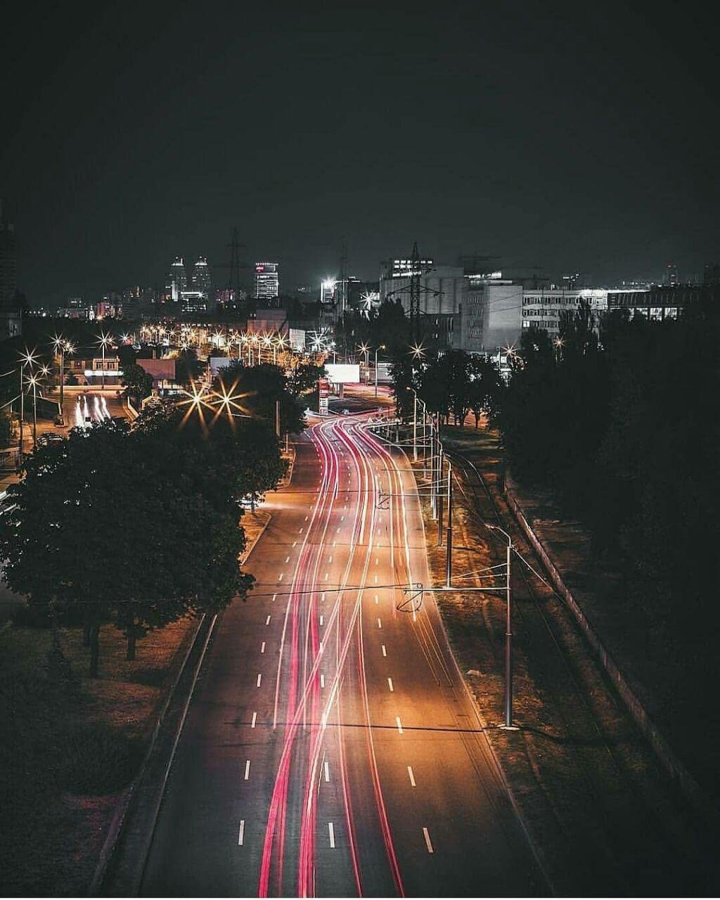 Ночной город очаровывает. Фото: filiree.shop