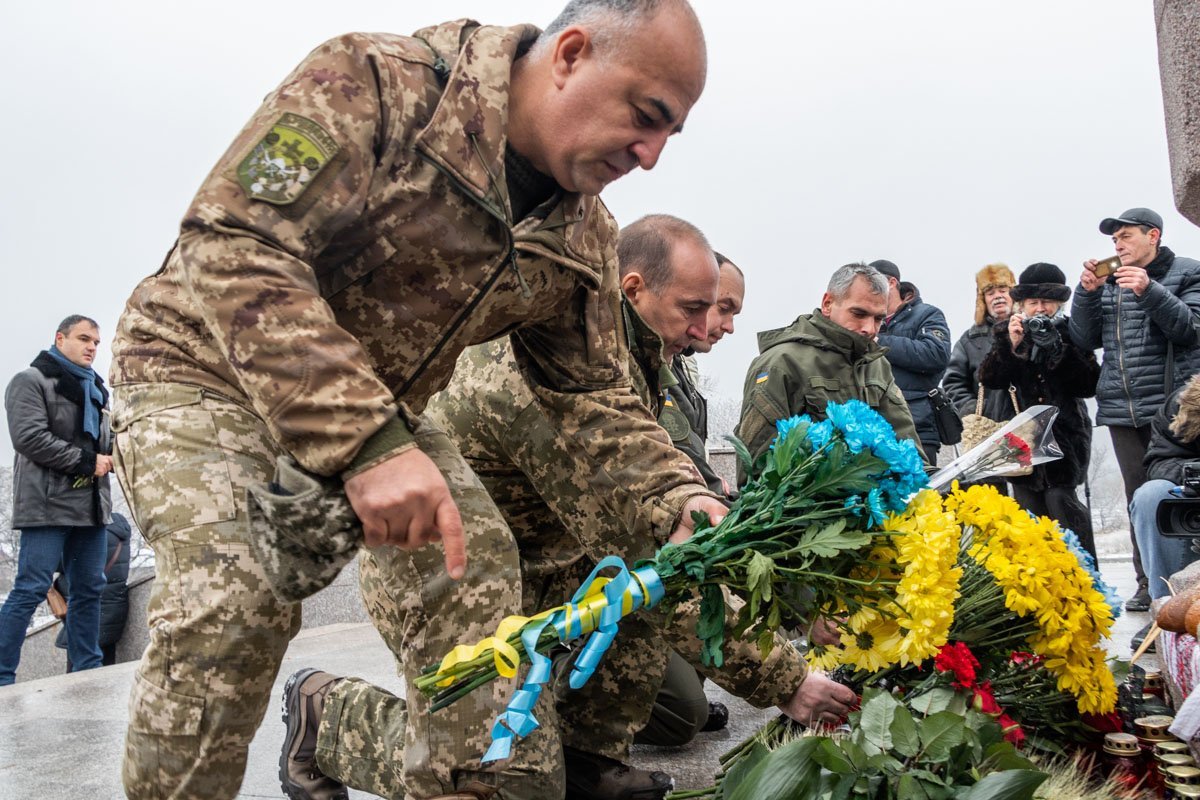 Жители всей Украины сегодня чтят память жертв тех страшных времен