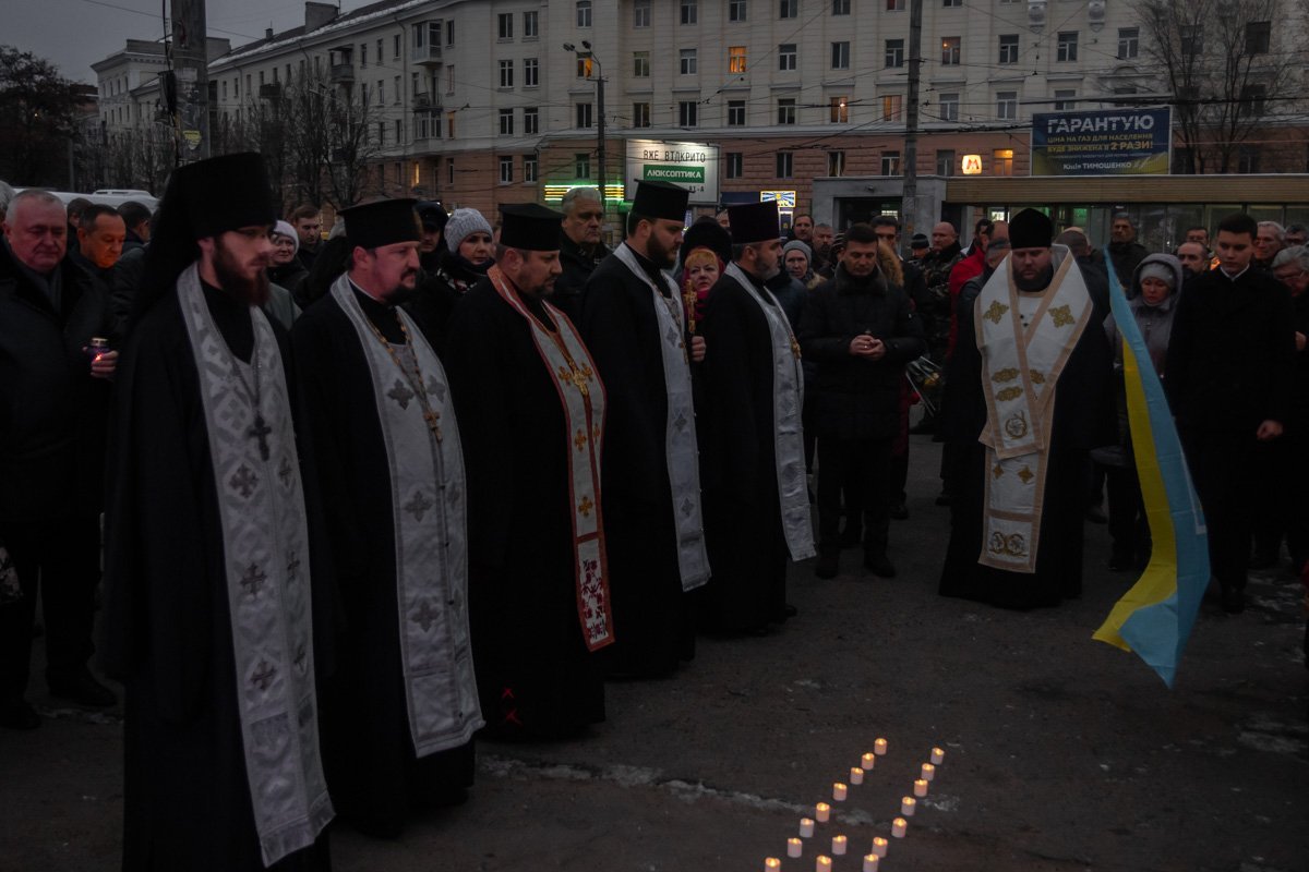 Молитву памяти погибших прочли священники УПЦ Киевского Патриархата Молитву памяти погибших прочли священники УПЦ Киевского Патриархата