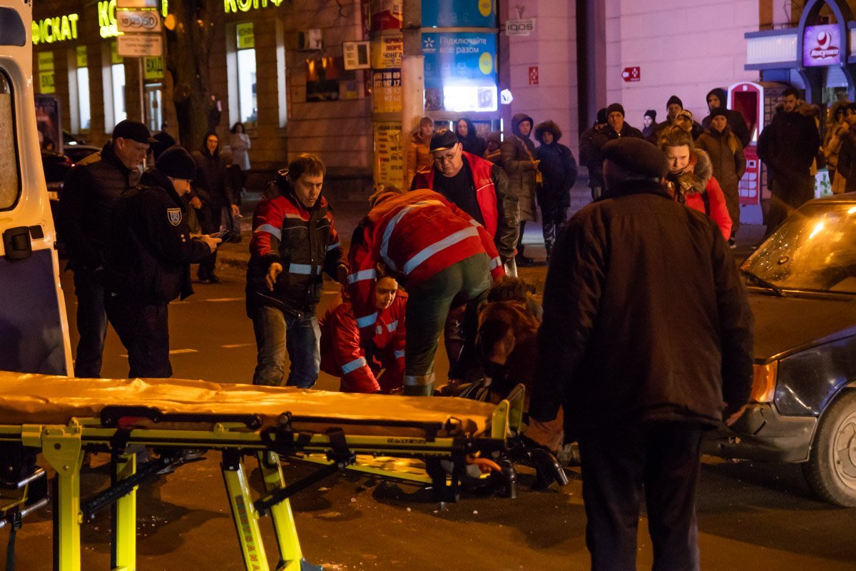 Медики прибыли на место происшествия в течение пяти минут Медики прибыли на место происшествия в течение пяти минут