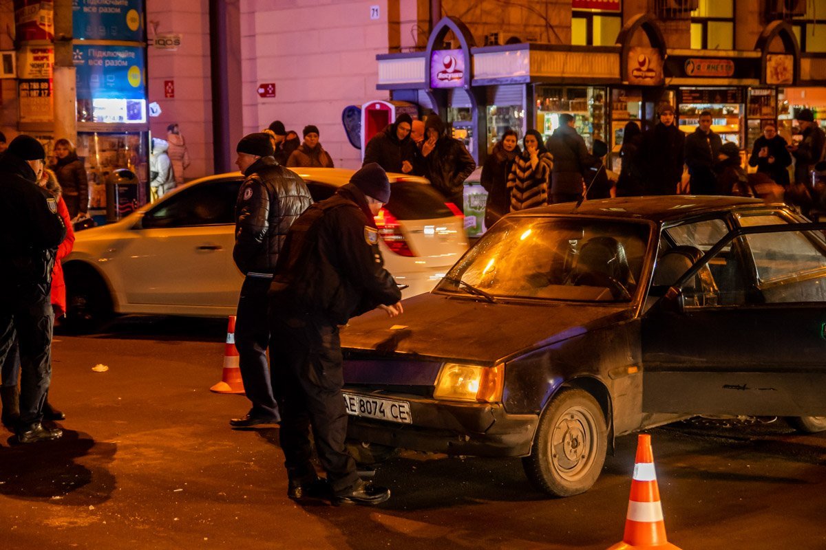 На месте работает патрульный экипаж На месте работает патрульный экипаж