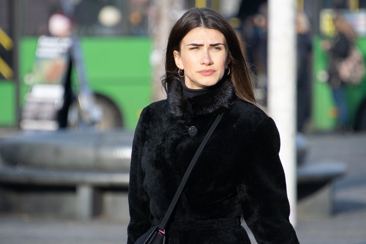 Информатор? Нет, не буду смотреть в его сторону