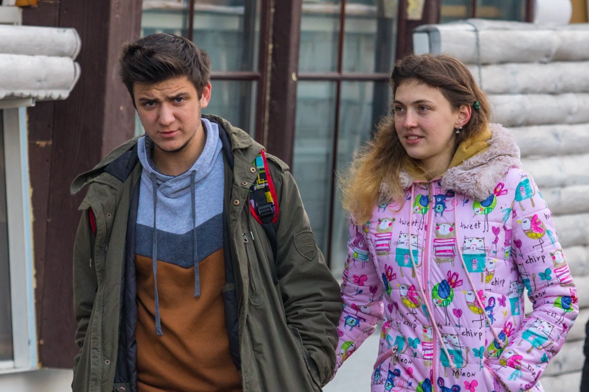 - Эй, ты зачем фоткаешь мою девушку?