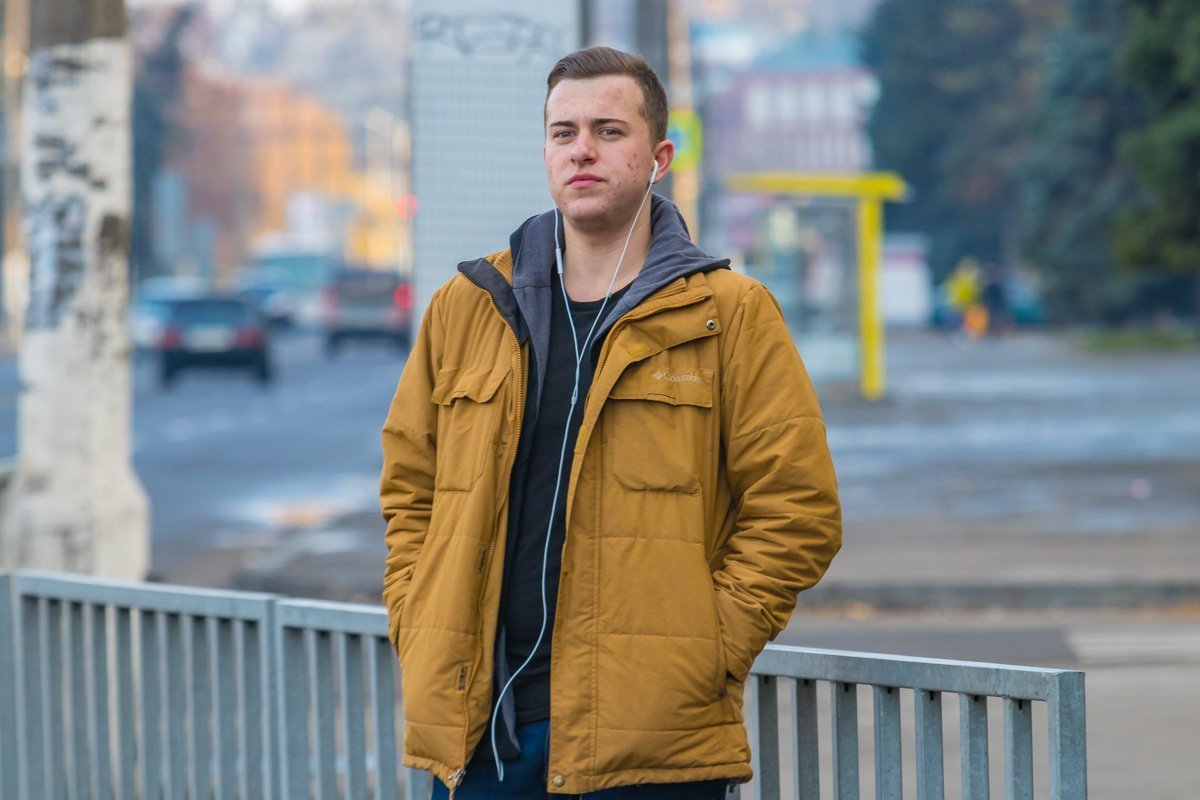 Горячим парням ни к чему застегивать куртку в 0°