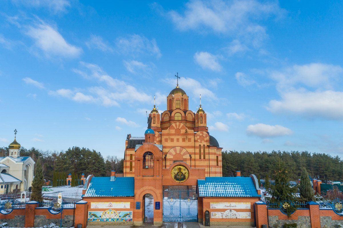 Церковь стоит на Северном уже около 25 лет Церковь стоит на Северном уже около 25 лет