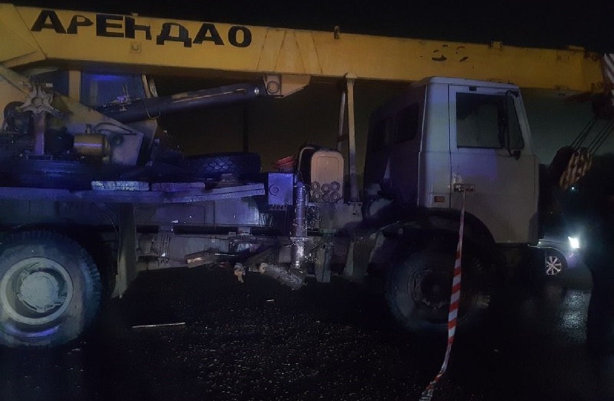 Столкнулись автомобиль Opel и автокран МАЗ Столкнулись автомобиль Opel и автокран МАЗ