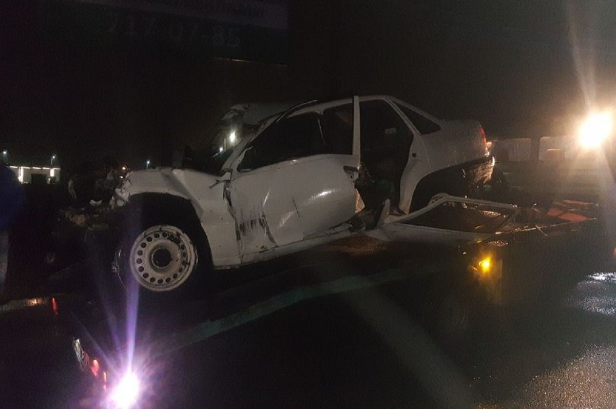 Автомобиль Opel с места аварии забрал эвакуатор Автомобиль Opel с места аварии забрал эвакуатор