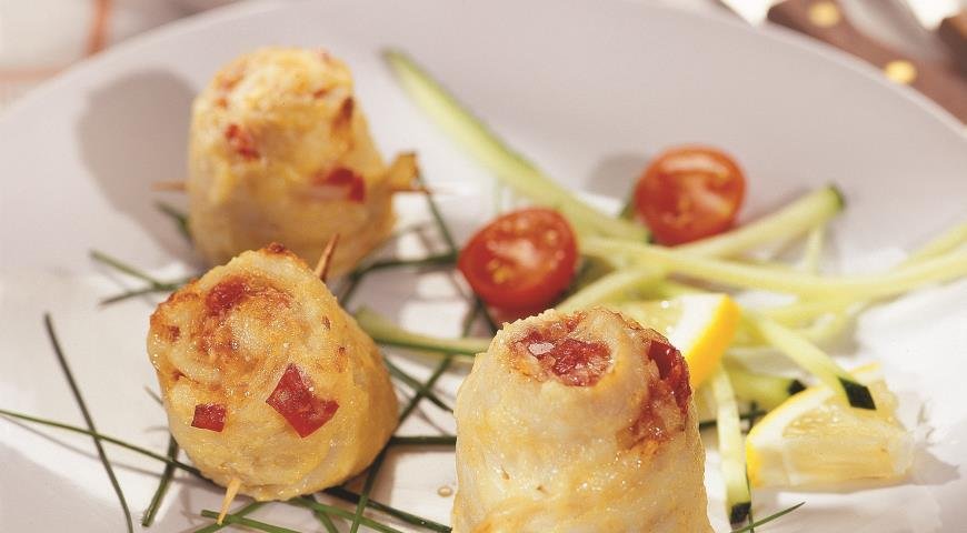 Полезные и вкусные рецепты: как приготовить рыбные рулеты с овощами