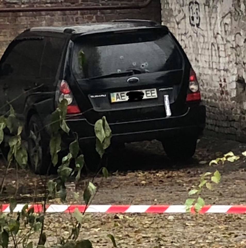 В центре города расстреляли авто