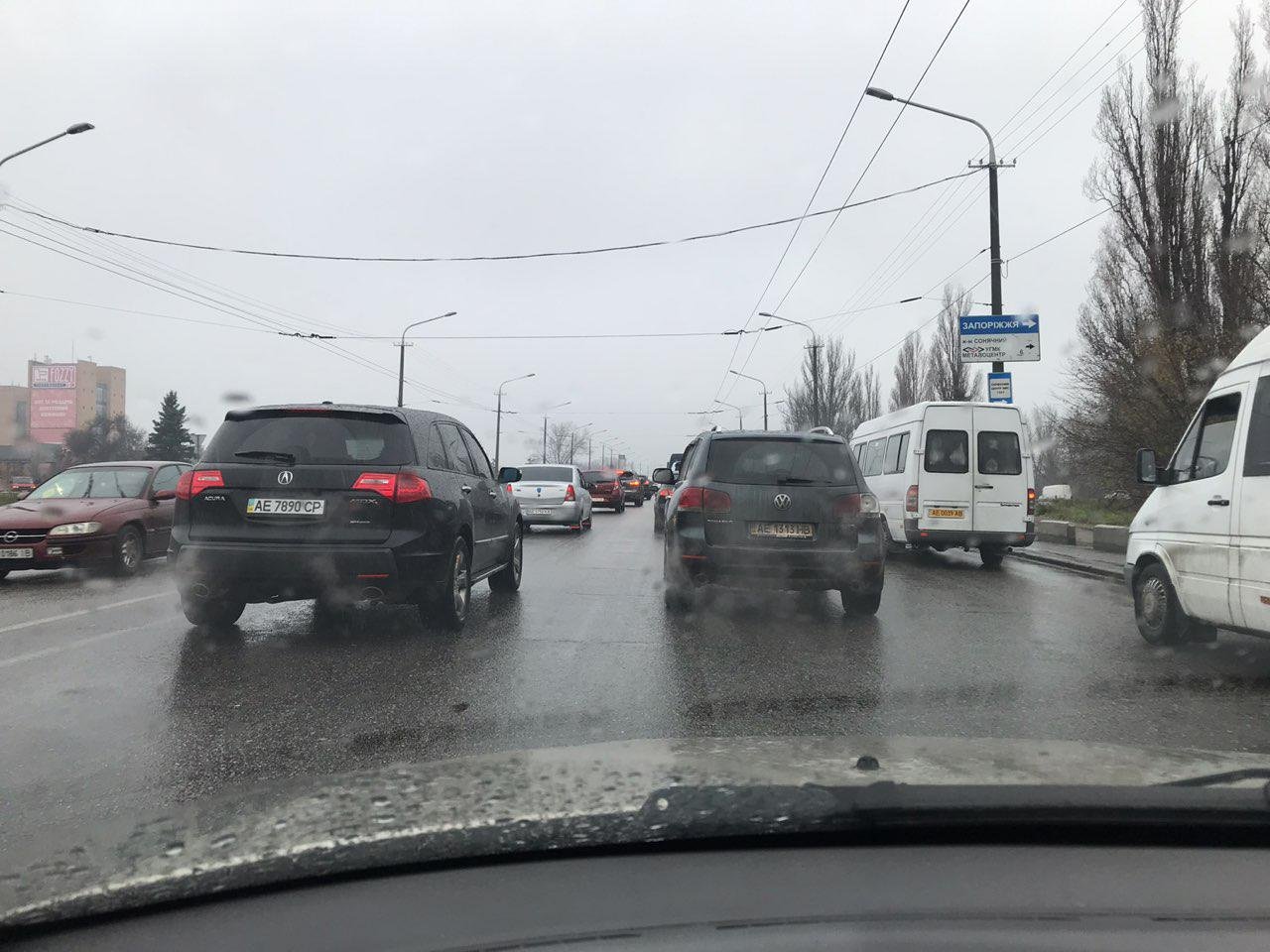 Новый мост стоит