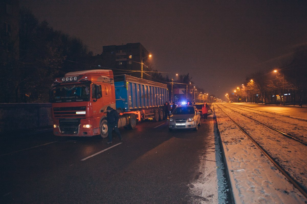 На месте происшествия работает патрульная полиция На месте происшествия работает патрульная полиция