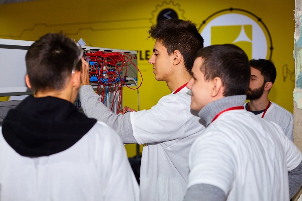 В рамках Worldskills впервые прошли соревнования по мехатронике 4